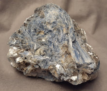 Load image into Gallery viewer, Blue Kyanite
