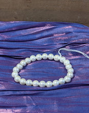 Load image into Gallery viewer, &quot;Pearl Shell&quot; Bracelet
